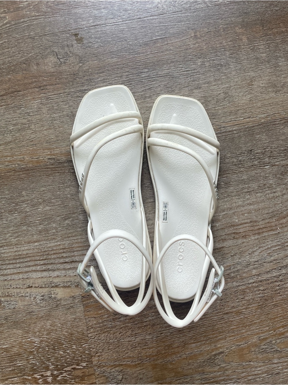 CROCS Women's White Strappy Ankle Buckle Sandals